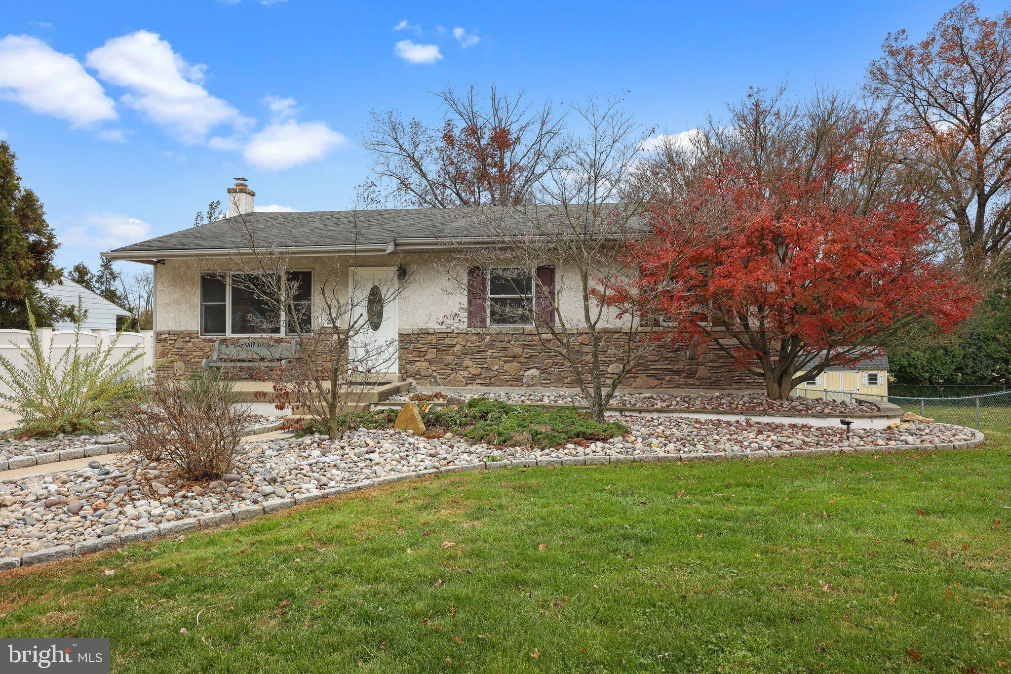 25 St Dunstans Road Hatboro, PA 19040 - Photo 2 of 37
