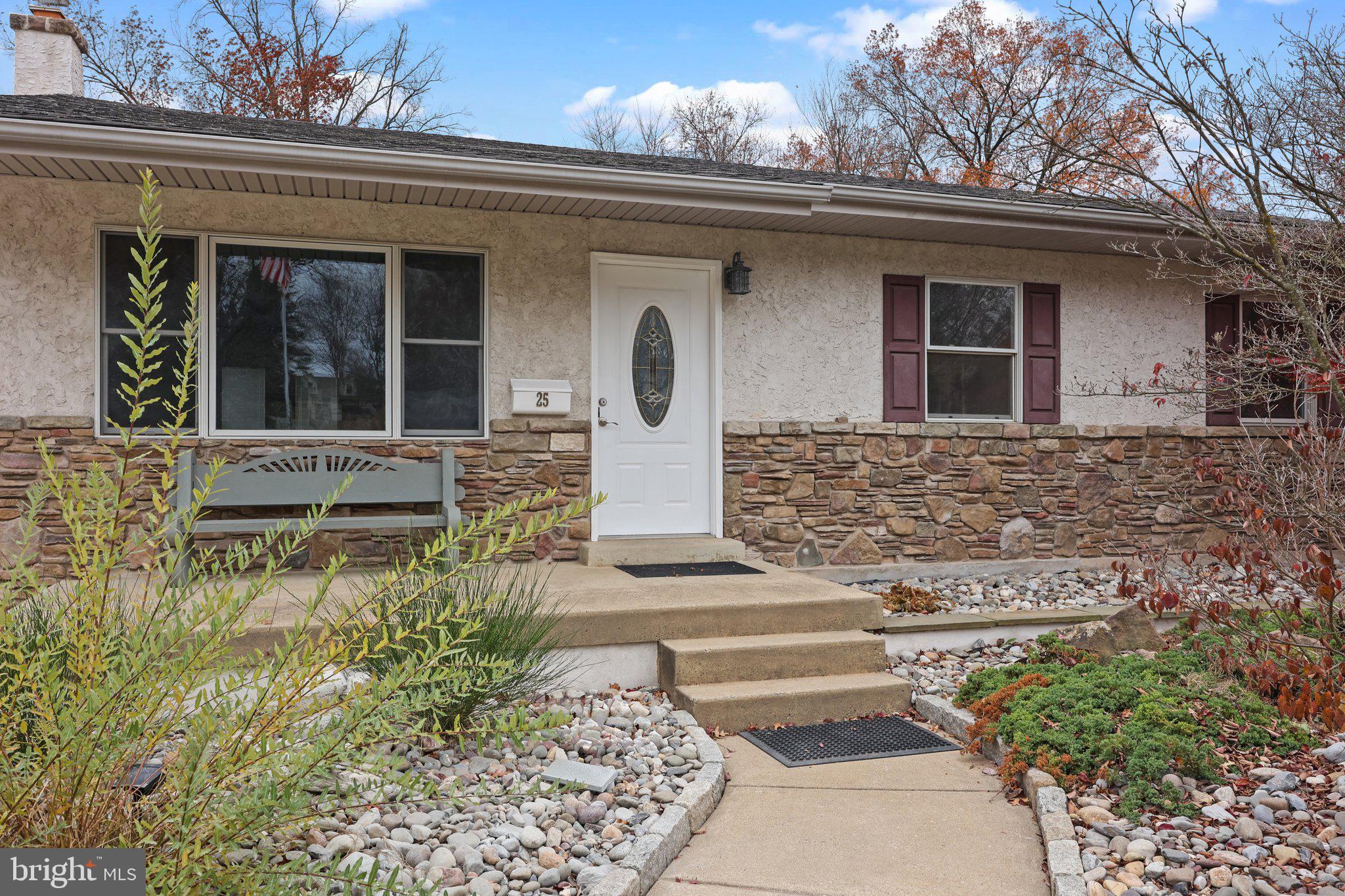 25 St Dunstans Road Hatboro, PA 19040 - Photo 3 of 37