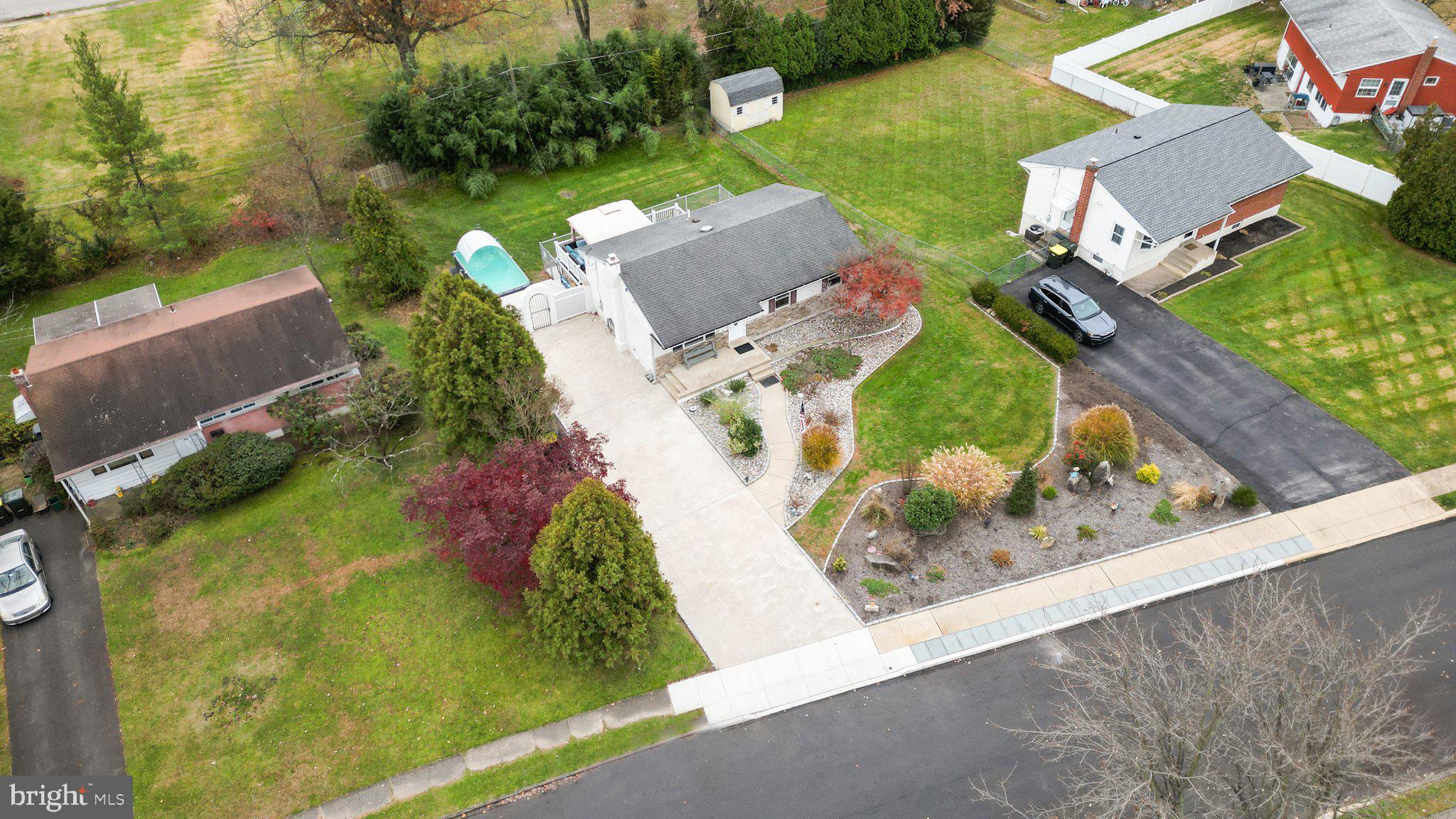 25 St Dunstans Road Hatboro, PA 19040 - Photo 4 of 37