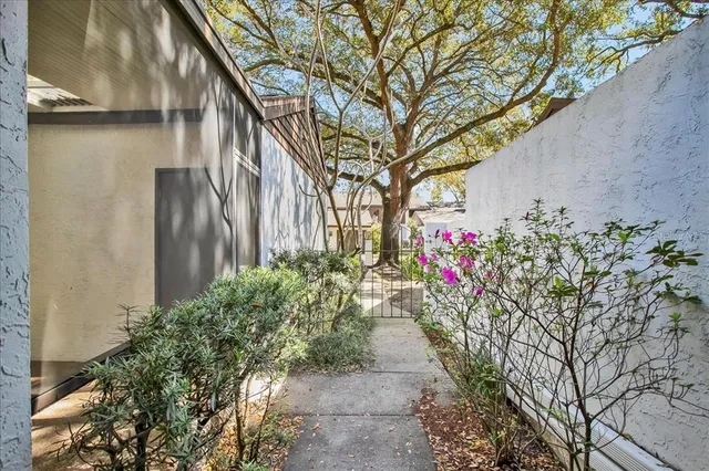 $259,990 | 7905 Luxbury Place, Tampa, FL 33614