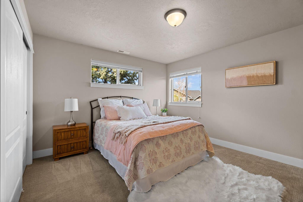20880 Rorick Drive Bend, OR 97701 - Photo 22 of 51 DSC04937