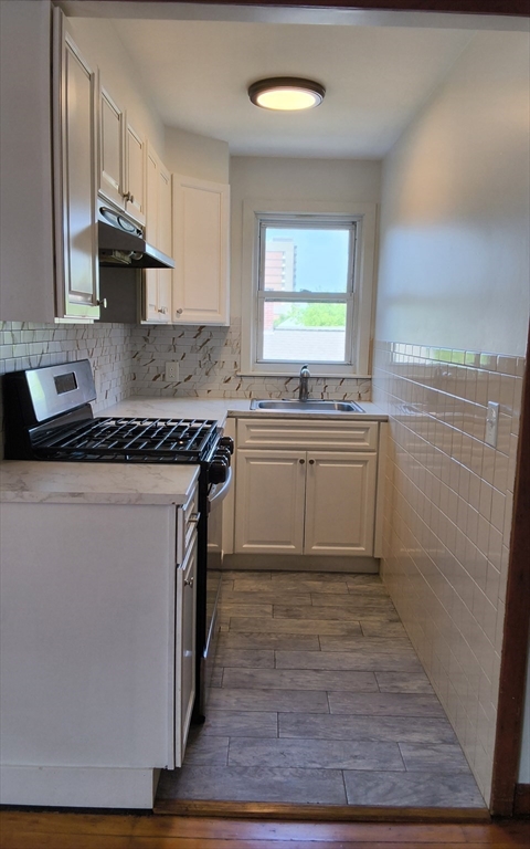 570 William Street, Unit 2 Fall River, MA 02721 - Photo 6 of 10