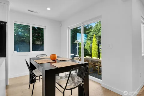 $889,900 | 131 Glennwood Place Northeast, Renton, WA 98056