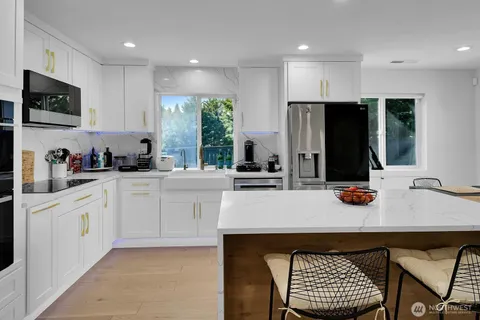 $899,900 | 131 Glennwood Place Northeast, Renton, WA 98056