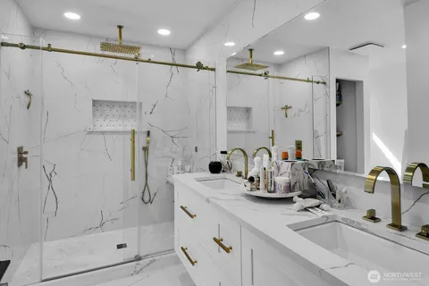 $899,900 | 131 Glennwood Place Northeast, Renton, WA 98056