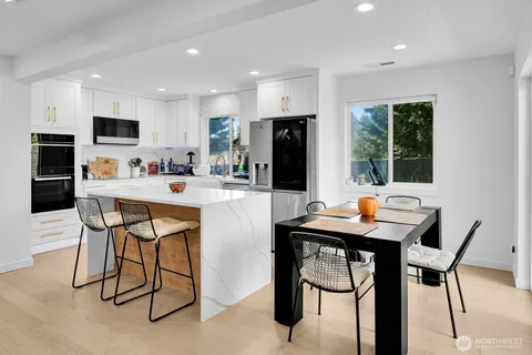 $899,900 | 131 Glennwood Place Northeast, Renton, WA 98056