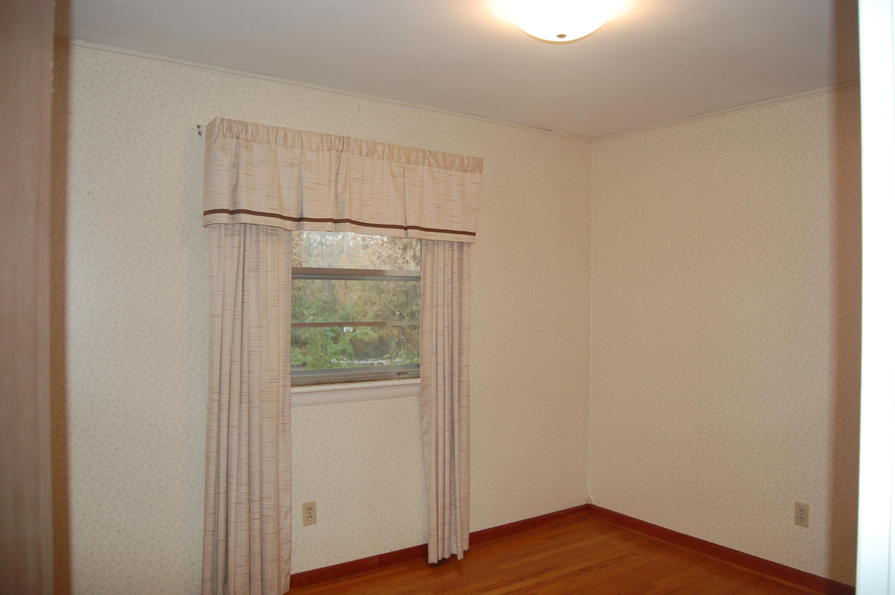 8230 Pine Ridge Road Ooltewah, TN 37363 - Photo 7 of 9 Bedroom 3