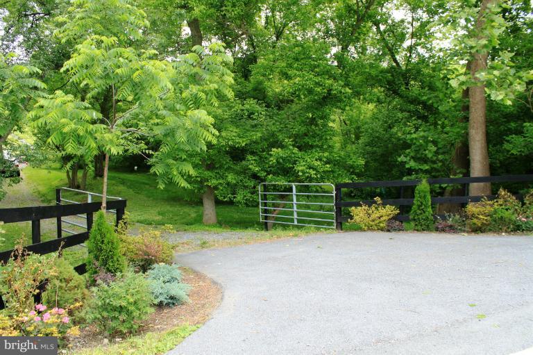 11496 Old Annapolis Road Frederick, MD 21701 - Photo 2 of 17 Exterior (General)