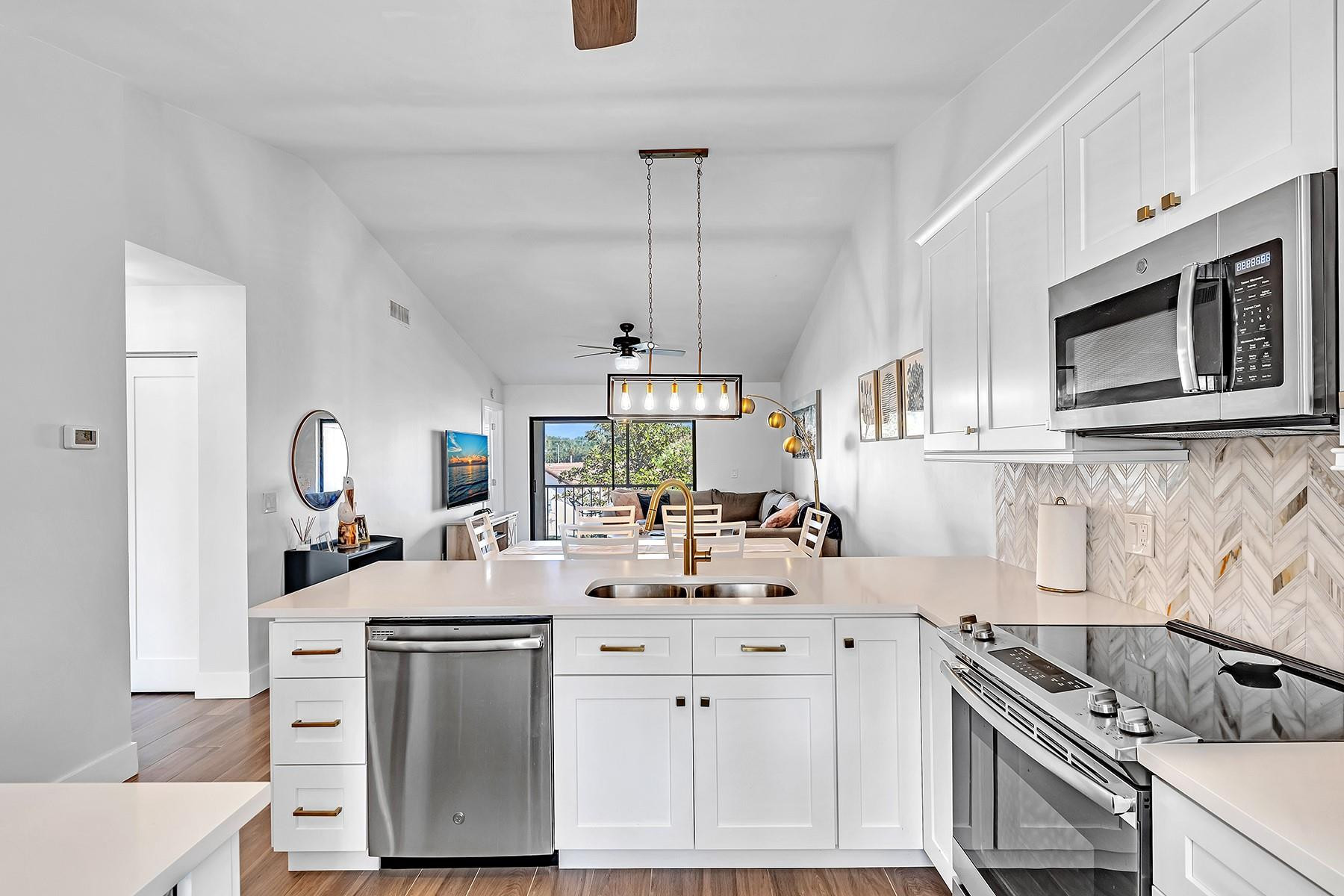 22159 Palms Way, Unit 205 Boca Raton, FL 33433 - Photo 6 of 38 Photo 6