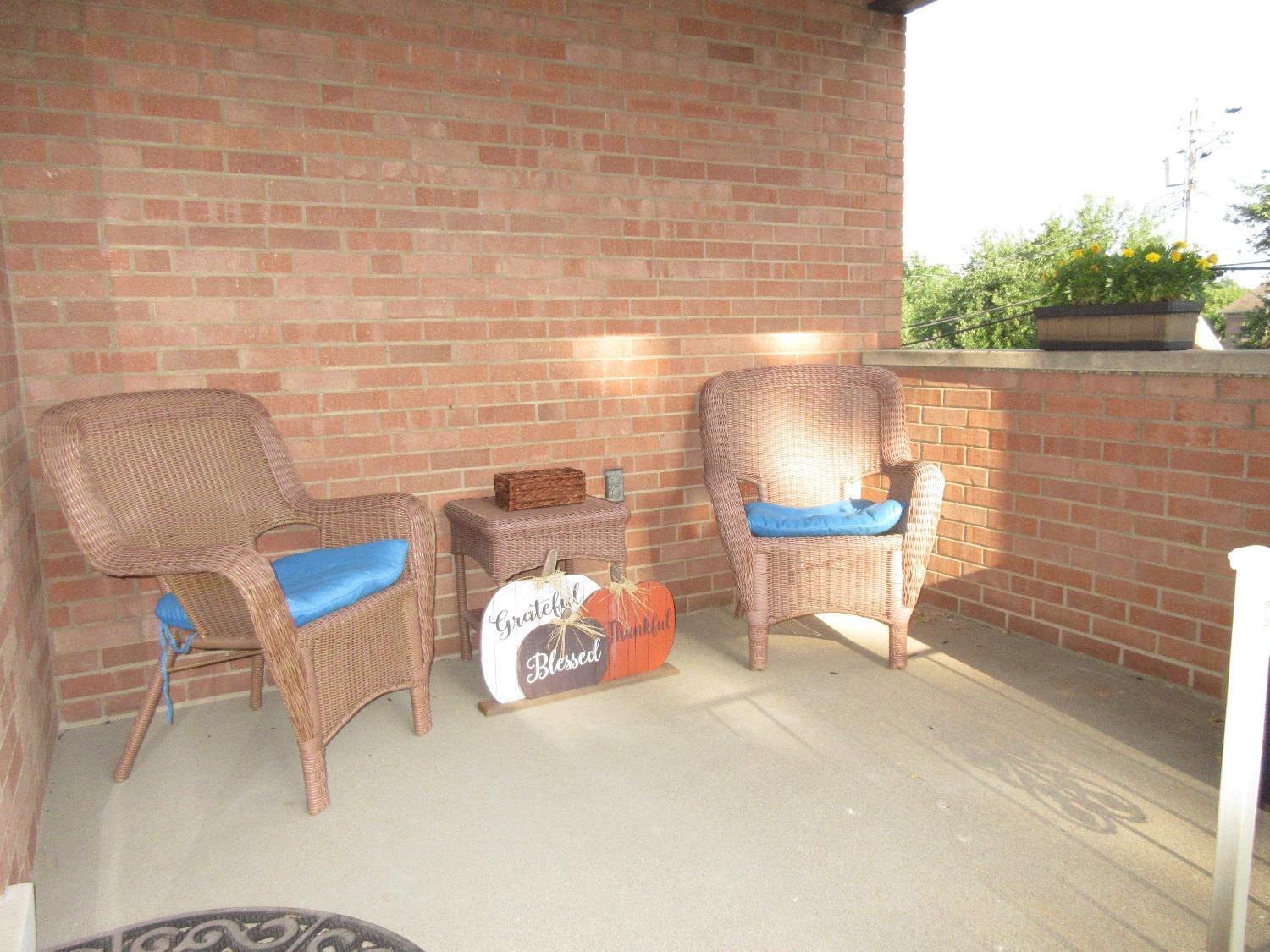5866 Lawrence Road Cincinnati, OH 45248 - Photo 8 of 47
