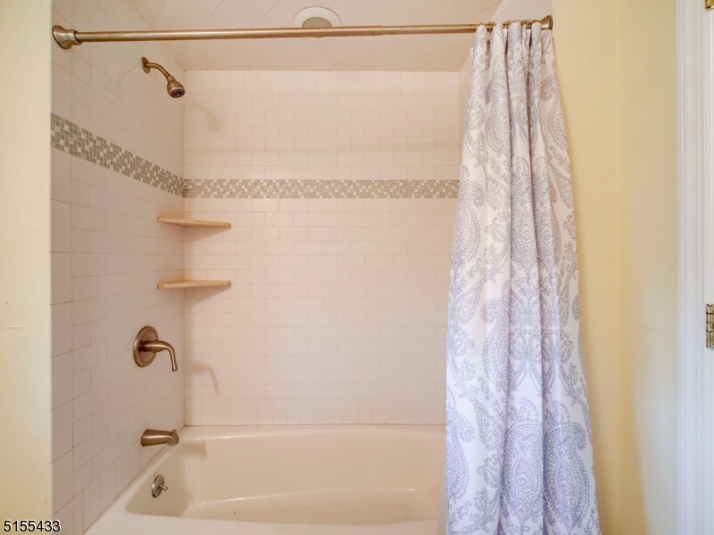 33 Cliffside Trail Denville, NJ 07834 - Photo 21 of 25 a bathroom with a shower