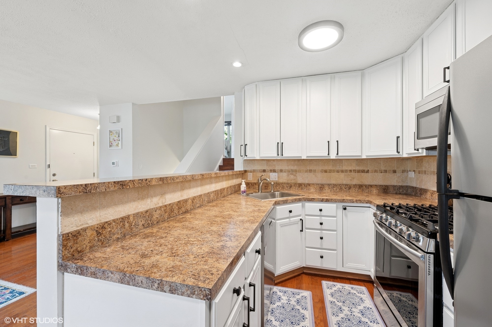 1110 Inverrary Lane Deerfield, IL 60015 - Photo 5 of 20 Gallery Image 5