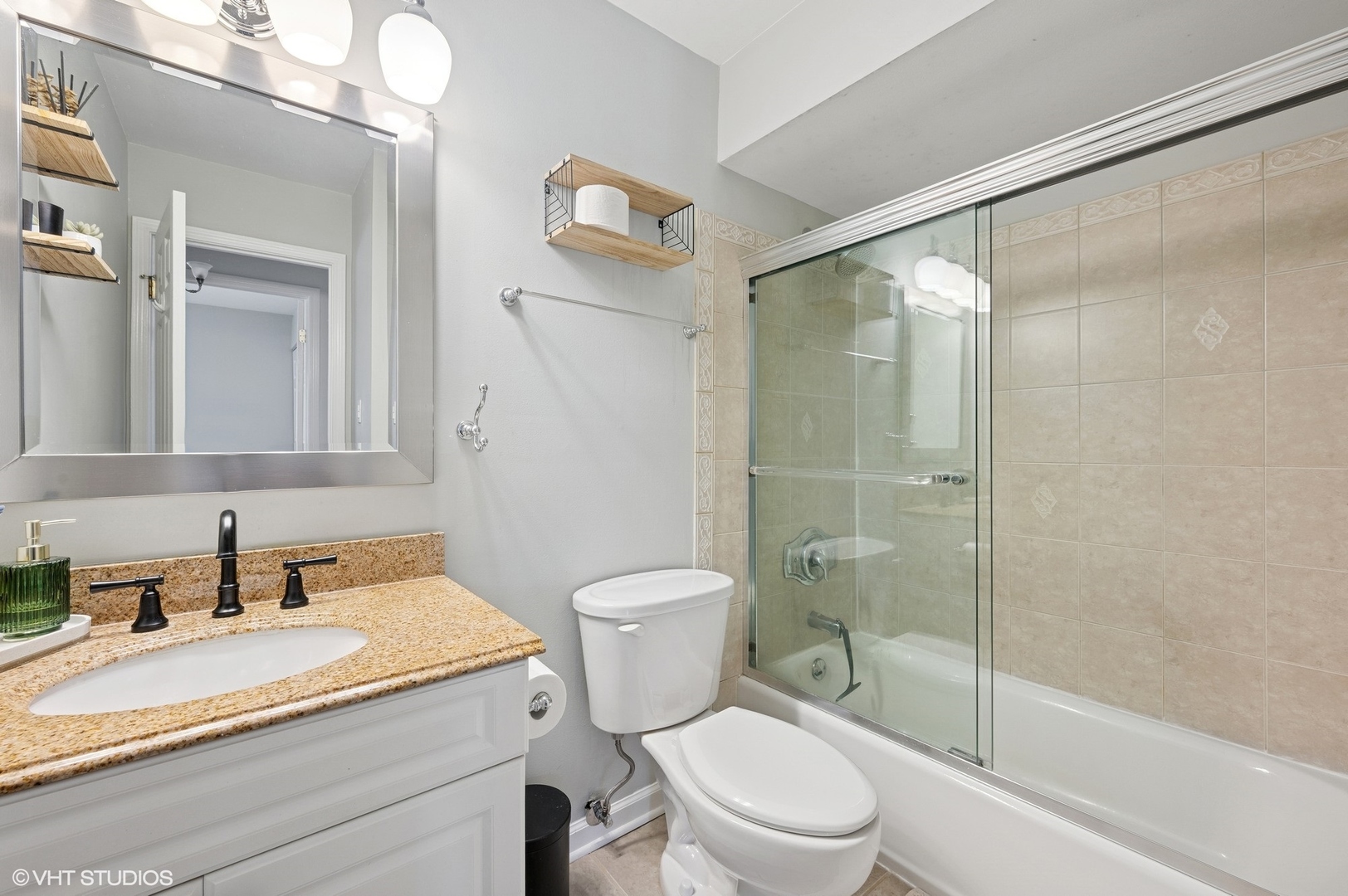 1110 Inverrary Lane Deerfield, IL 60015 - Photo 10 of 20 Gallery Image 10