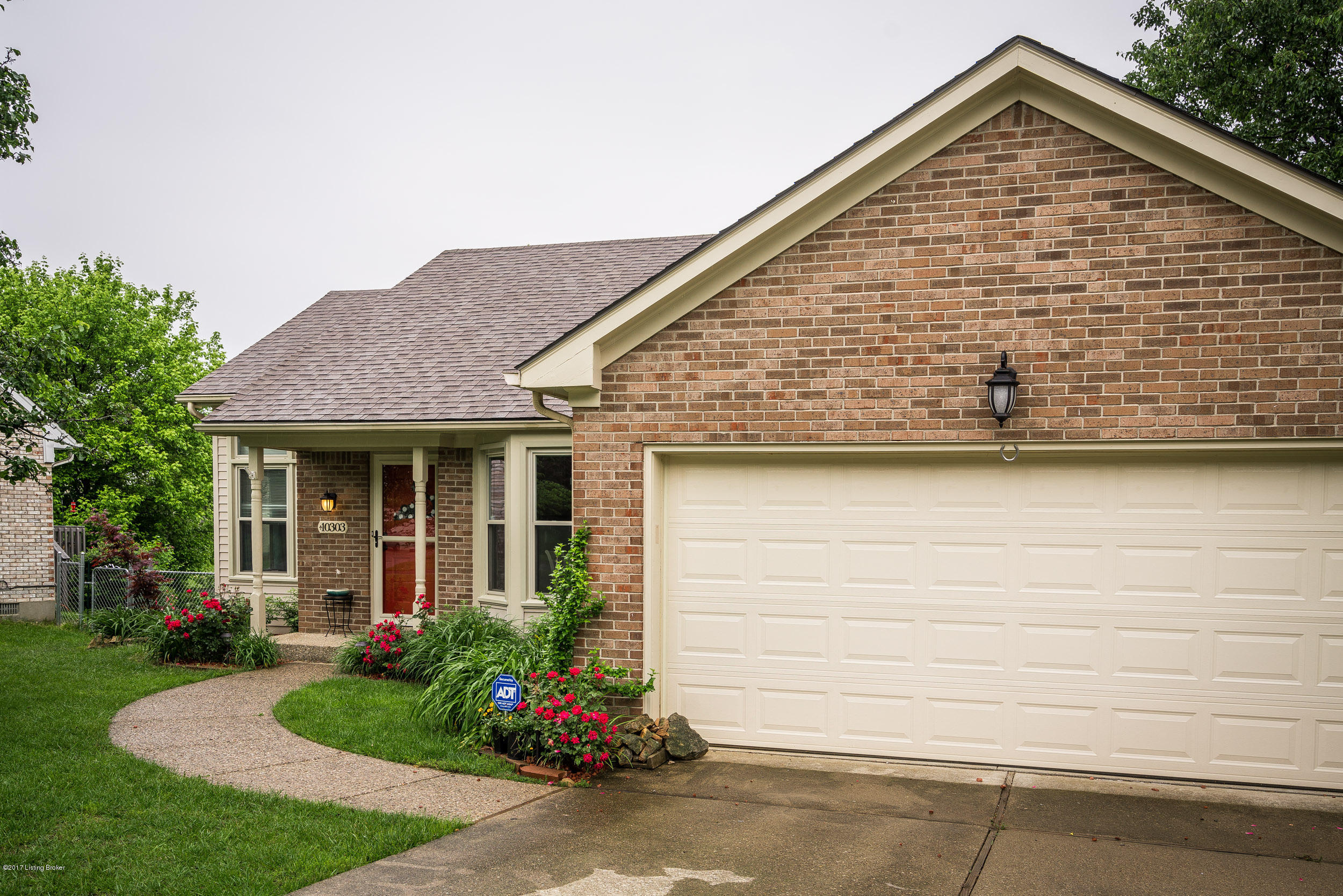 10303 Vantage Road Louisville, KY 40299 - Photo 3 of 37 10303 Vantage Rd-04