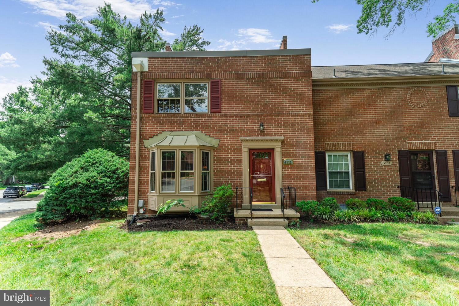 5932 Queenston Street Springfield, VA 22152 - Photo 33 of 47 front view of house with a yard