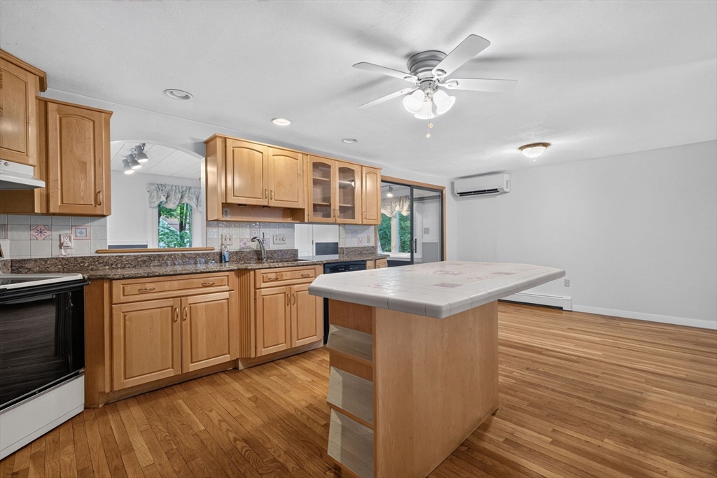 168 Groton Road Westford, MA 01886 - Photo 8 of 42