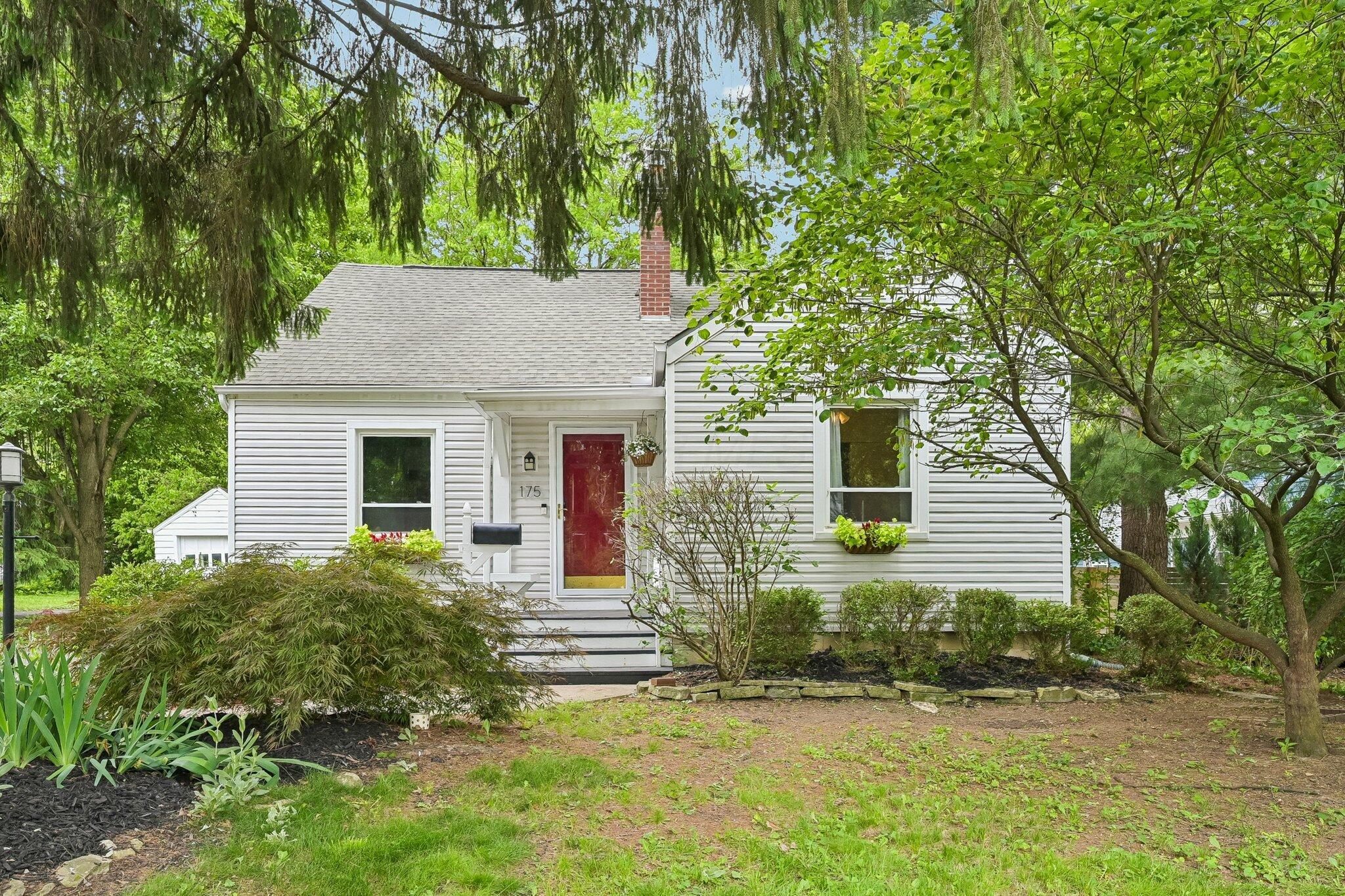 175 West Weisheimer Road Columbus, OH 43214 - Photo 2 of 59