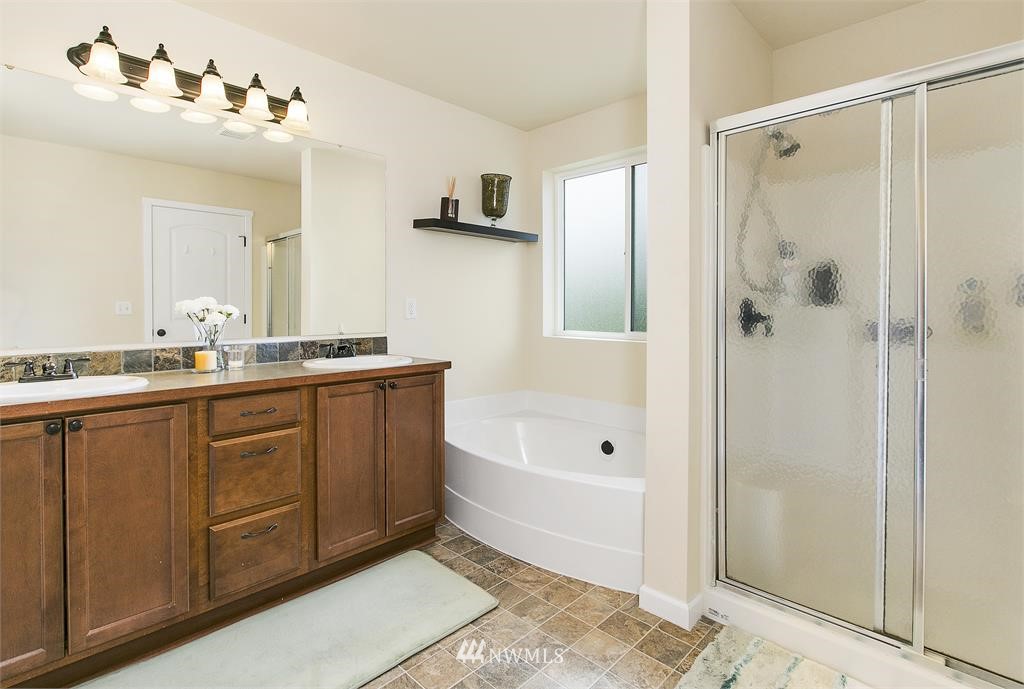 311 Graham Avenue Northeast Renton, WA 98059 - Photo 11 of 17