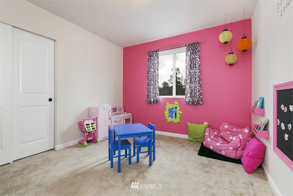 311 Graham Avenue Northeast Renton, WA 98059 - Photo 12 of 17