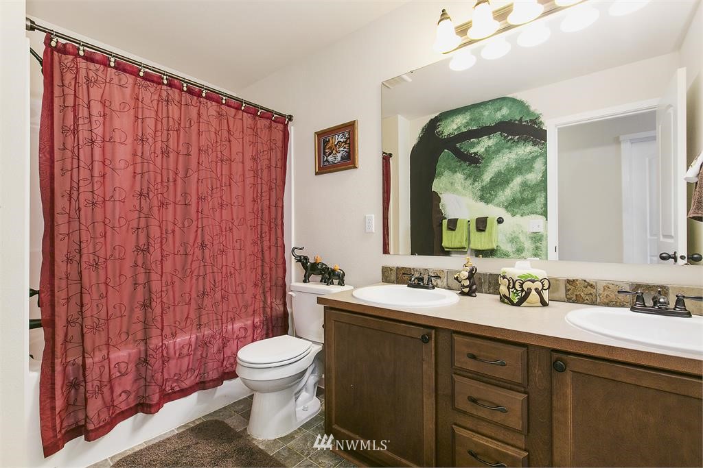 311 Graham Avenue Northeast Renton, WA 98059 - Photo 14 of 17
