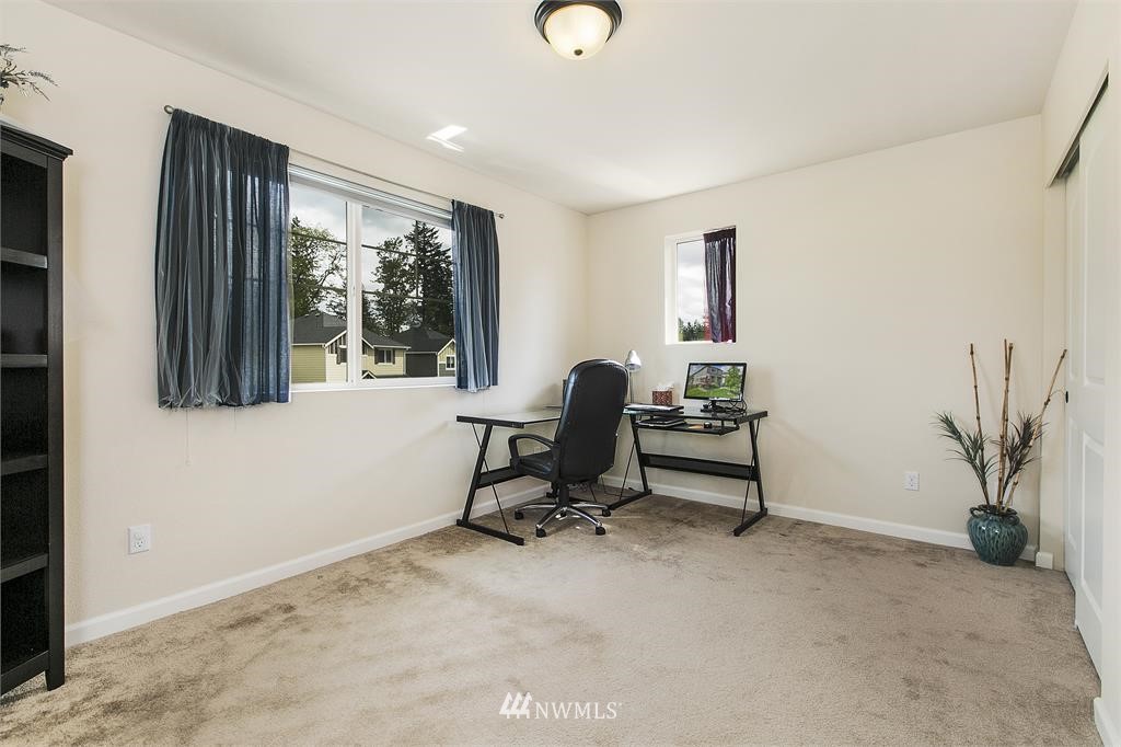 311 Graham Avenue Northeast Renton, WA 98059 - Photo 15 of 17