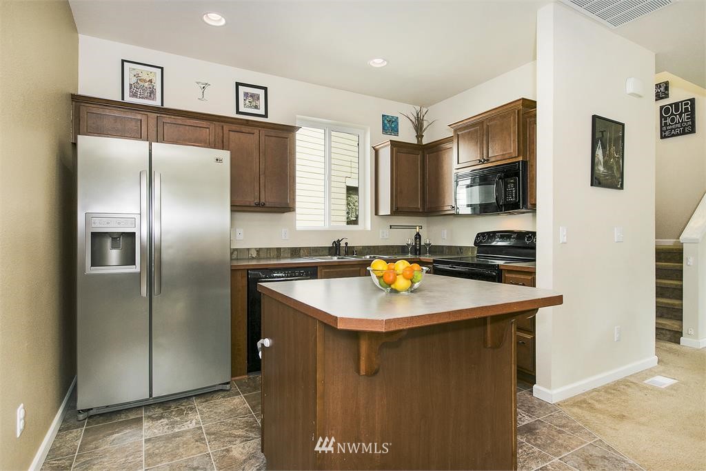 311 Graham Avenue Northeast Renton, WA 98059 - Photo 8 of 17