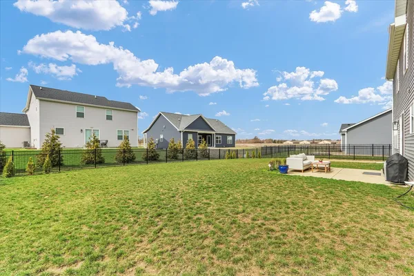 $535,000 | 1403 Winterberry Road, Savoy, IL 61874