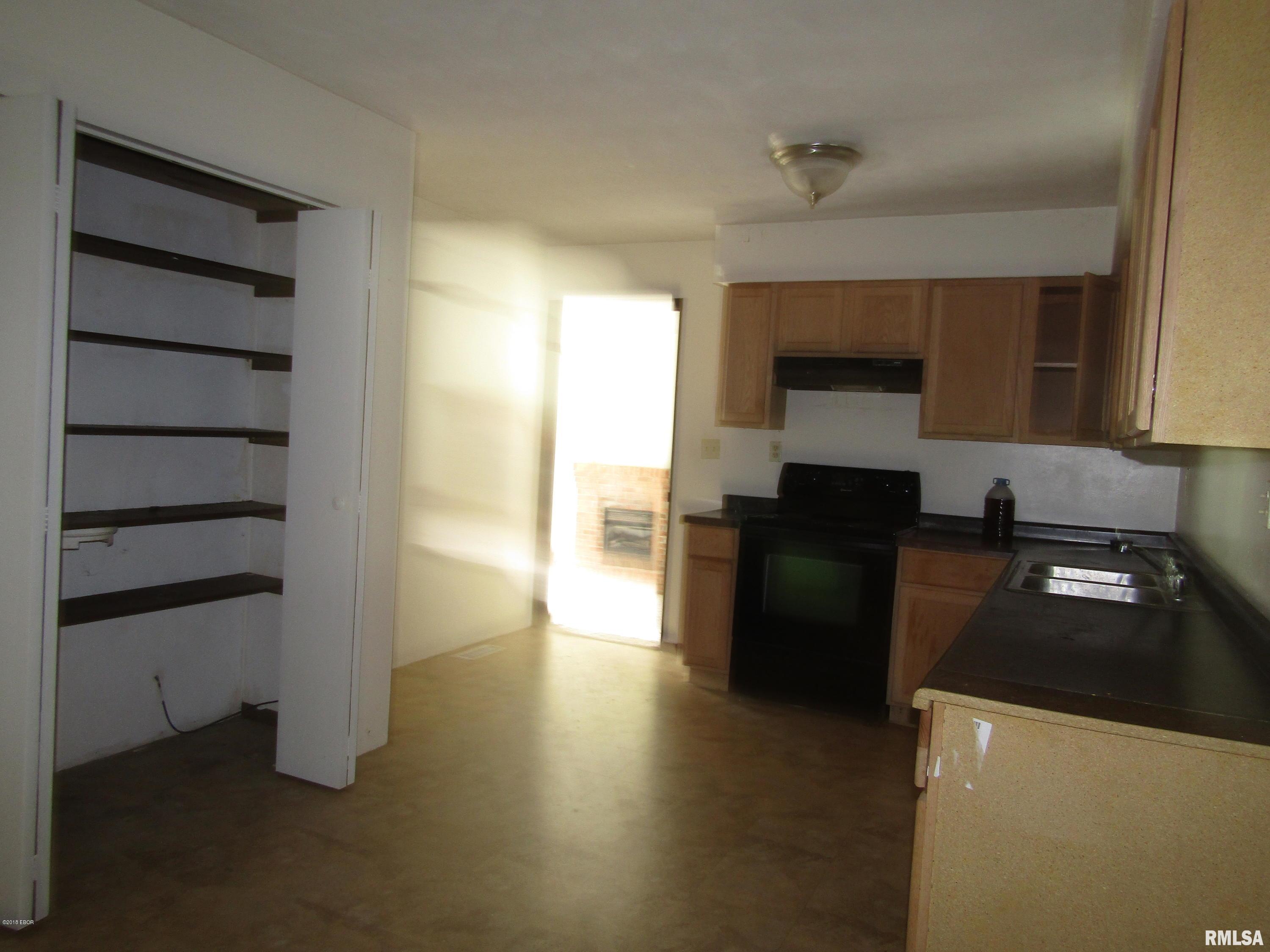 3311 Selmaville Road Salem, IL 62881 - Photo 5 of 9