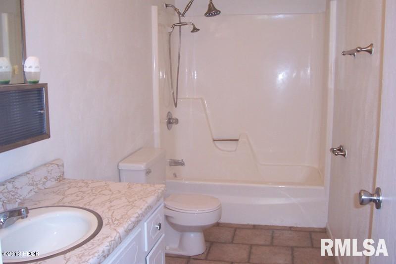 3311 Selmaville Road Salem, IL 62881 - Photo 7 of 9