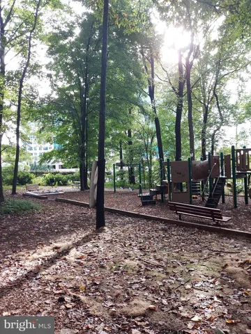 $2,930 | 8360 Greensboro Drive, Unit 208, McLean, VA 22102