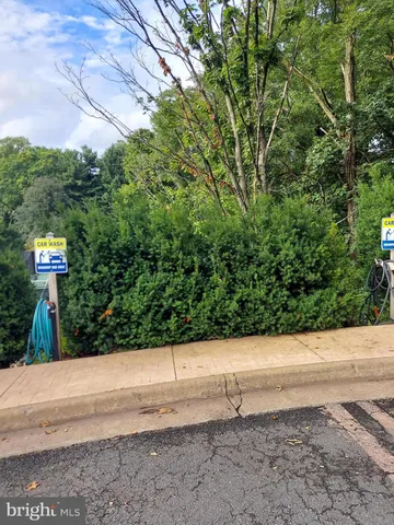 $2,930 | 8360 Greensboro Drive, Unit 208, McLean, VA 22102