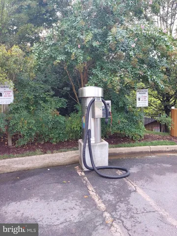 $2,930 | 8360 Greensboro Drive, Unit 208, McLean, VA 22102