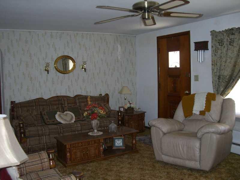 325 Smith Road Hadley, PA 16130 - Photo 8 of 13 Living Room.