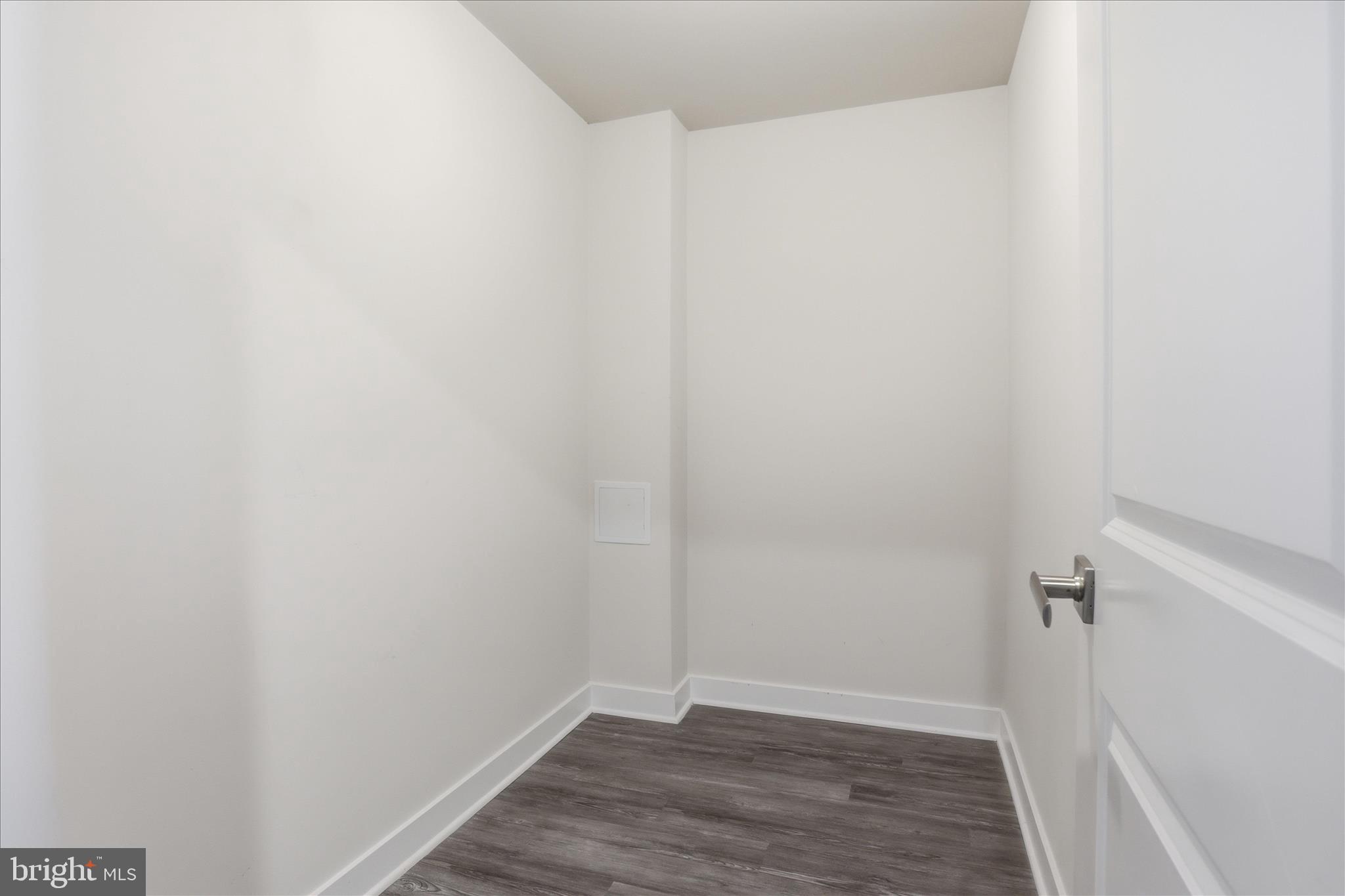 4702 Towne Park Road Suitland, MD 20746 - Photo 6 of 46