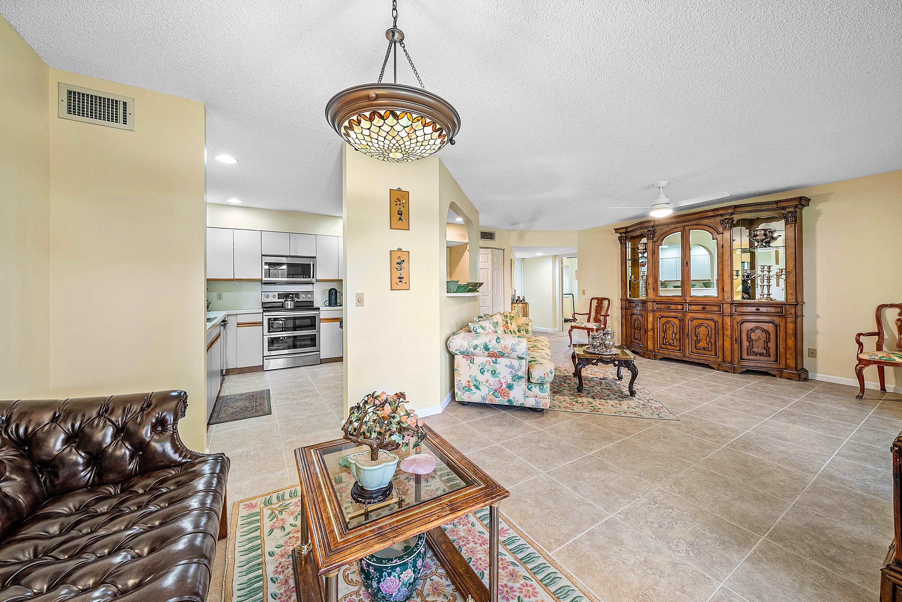 5520 Coach House Circle, Unit C Boca Raton, FL 33486 - Photo 13 of 46 012-5520CoachHouseCircle-C-BocaRaton-FL-