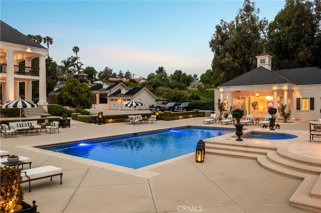 a view of a house with entertaining space