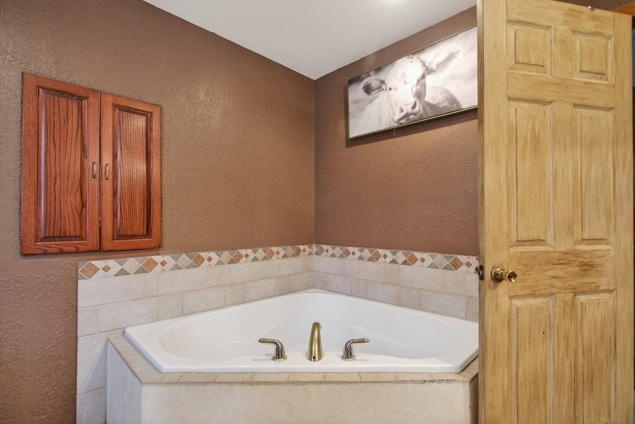 3950 Happy Valley Road Penn Laird, VA 22846 - Photo 18 of 63