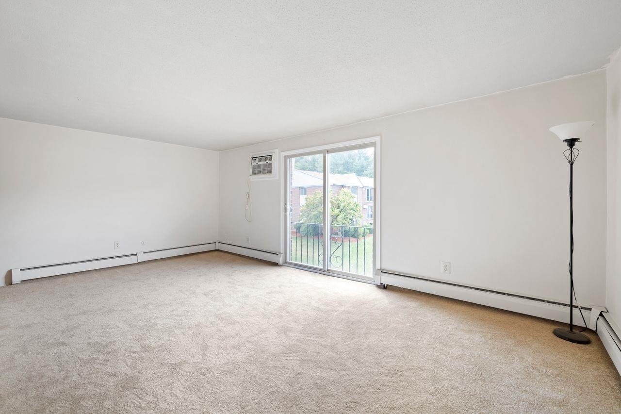 109 English Village Road, Unit 301 Manchester, NH 03102 - Photo 14 of 34