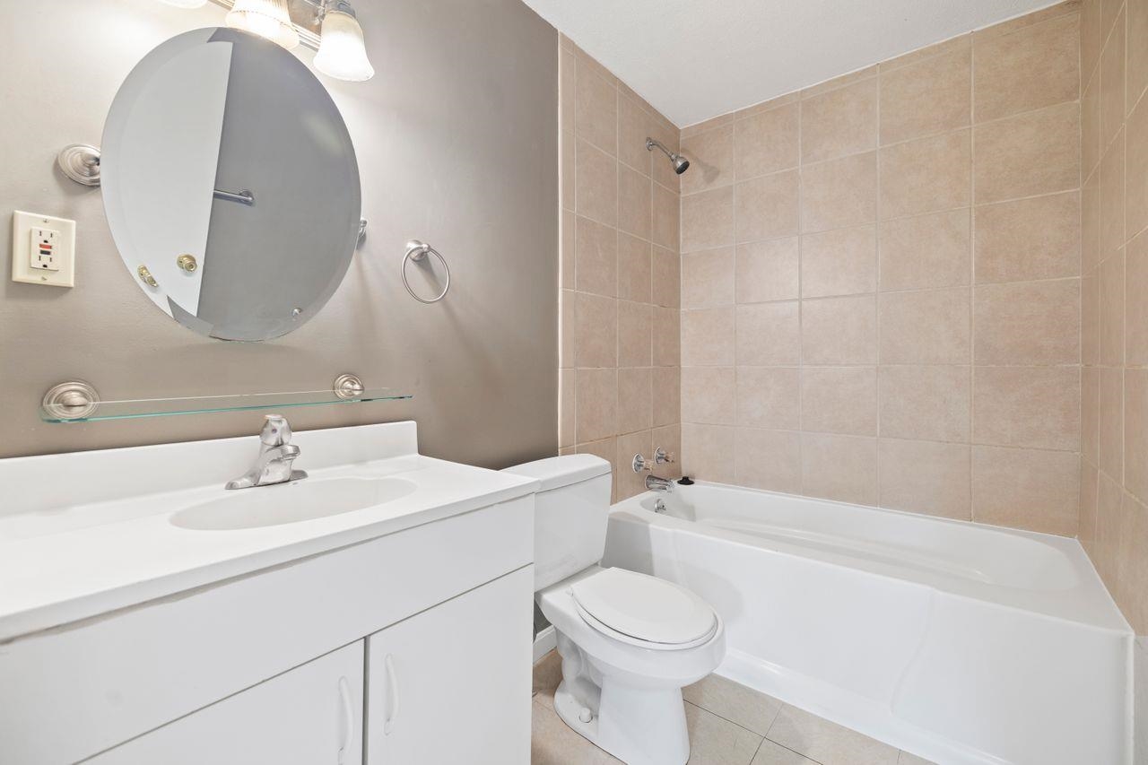 109 English Village Road, Unit 301 Manchester, NH 03102 - Photo 21 of 34