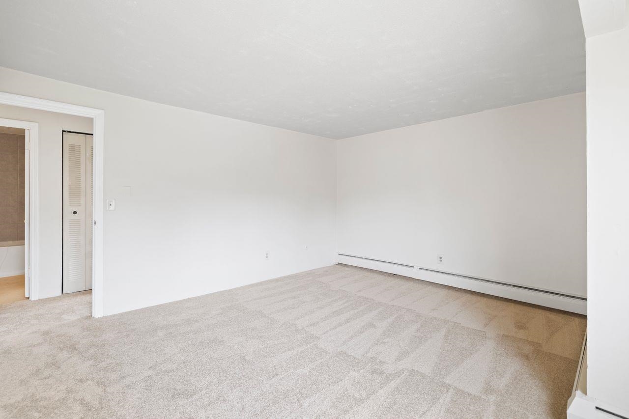 109 English Village Road, Unit 301 Manchester, NH 03102 - Photo 23 of 34