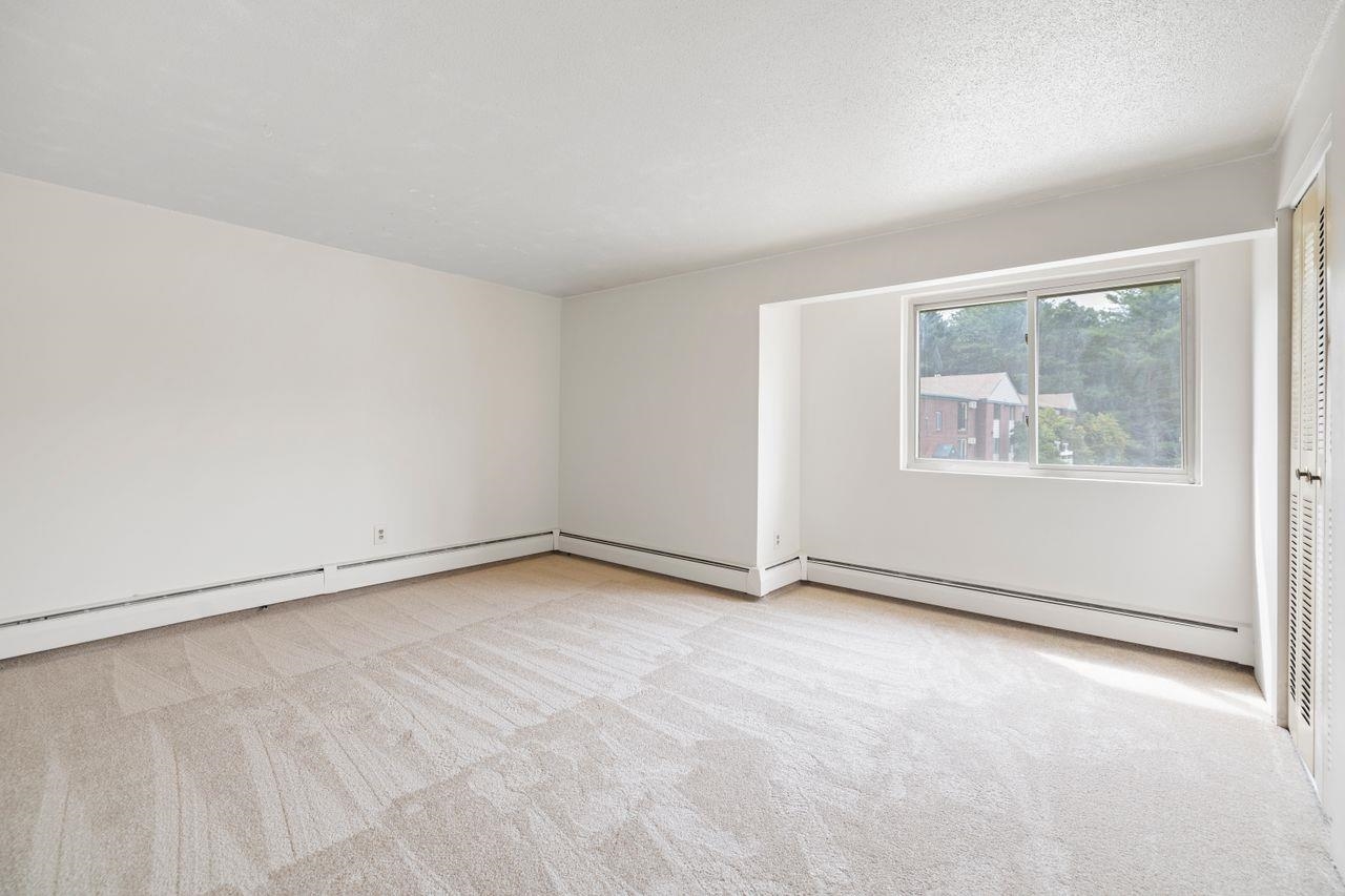 109 English Village Road, Unit 301 Manchester, NH 03102 - Photo 25 of 34