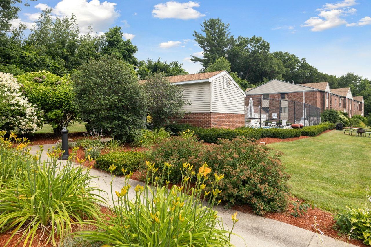 109 English Village Road, Unit 301 Manchester, NH 03102 - Photo 32 of 34