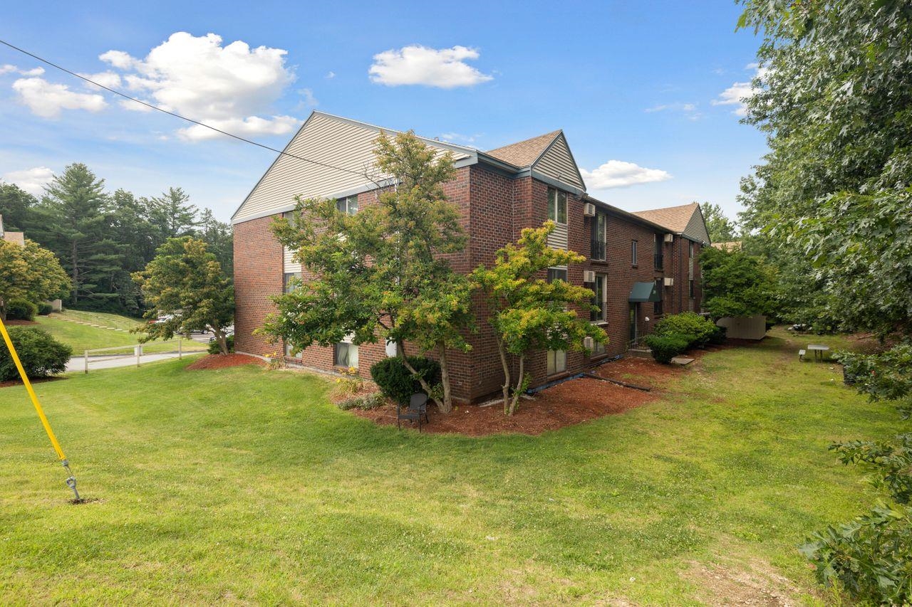 109 English Village Road, Unit 301 Manchester, NH 03102 - Photo 33 of 34