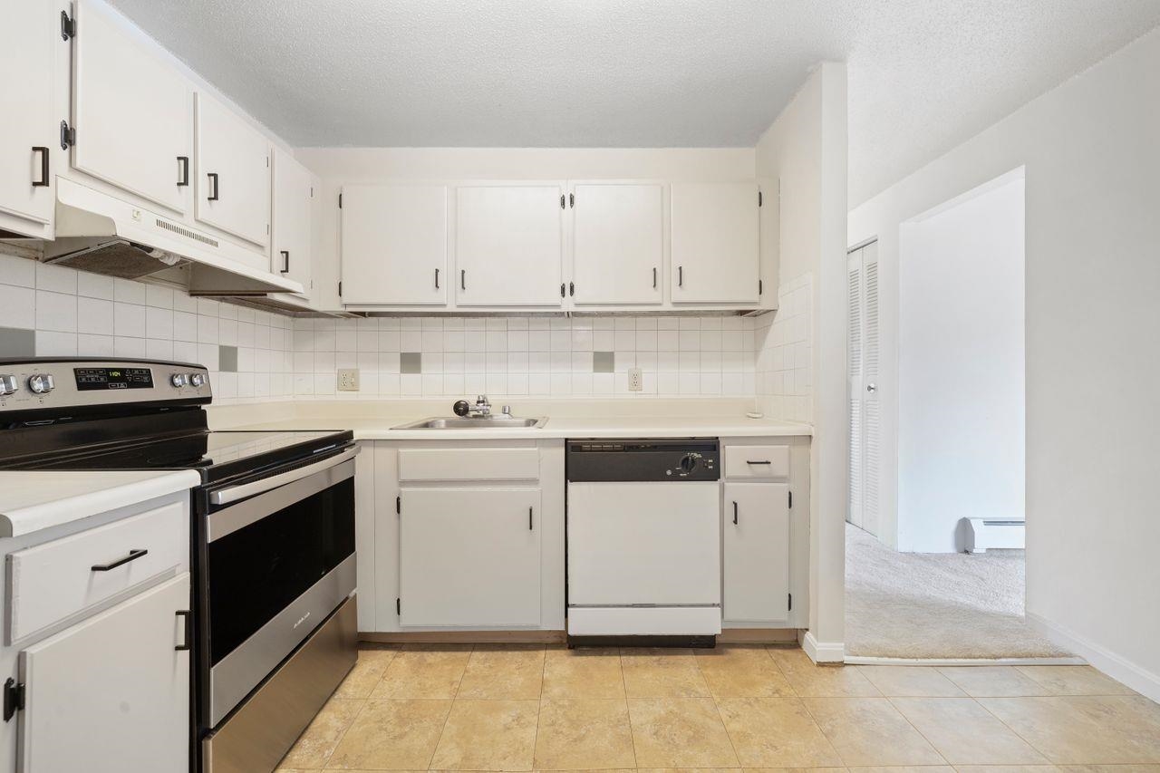 109 English Village Road, Unit 301 Manchester, NH 03102 - Photo 8 of 34