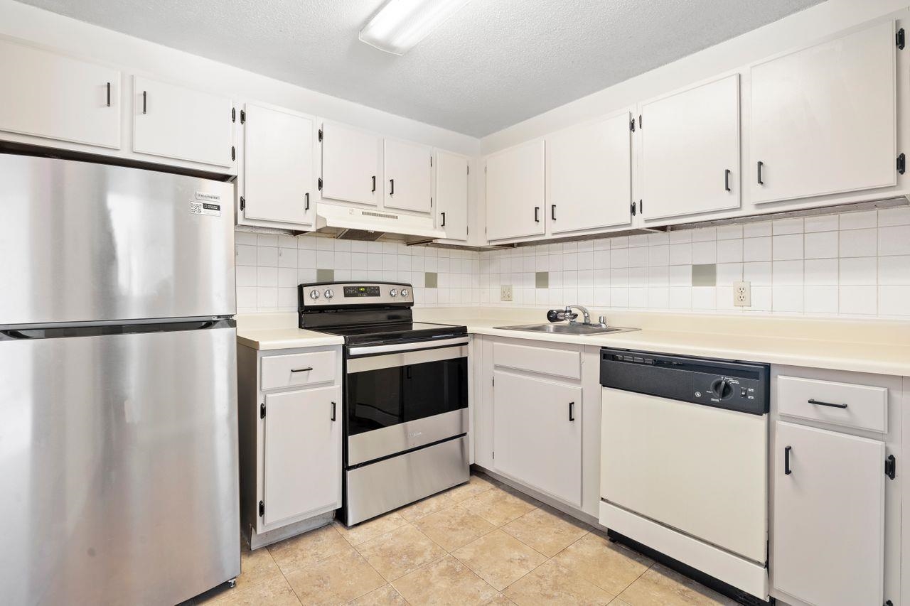 109 English Village Road, Unit 301 Manchester, NH 03102 - Photo 9 of 34