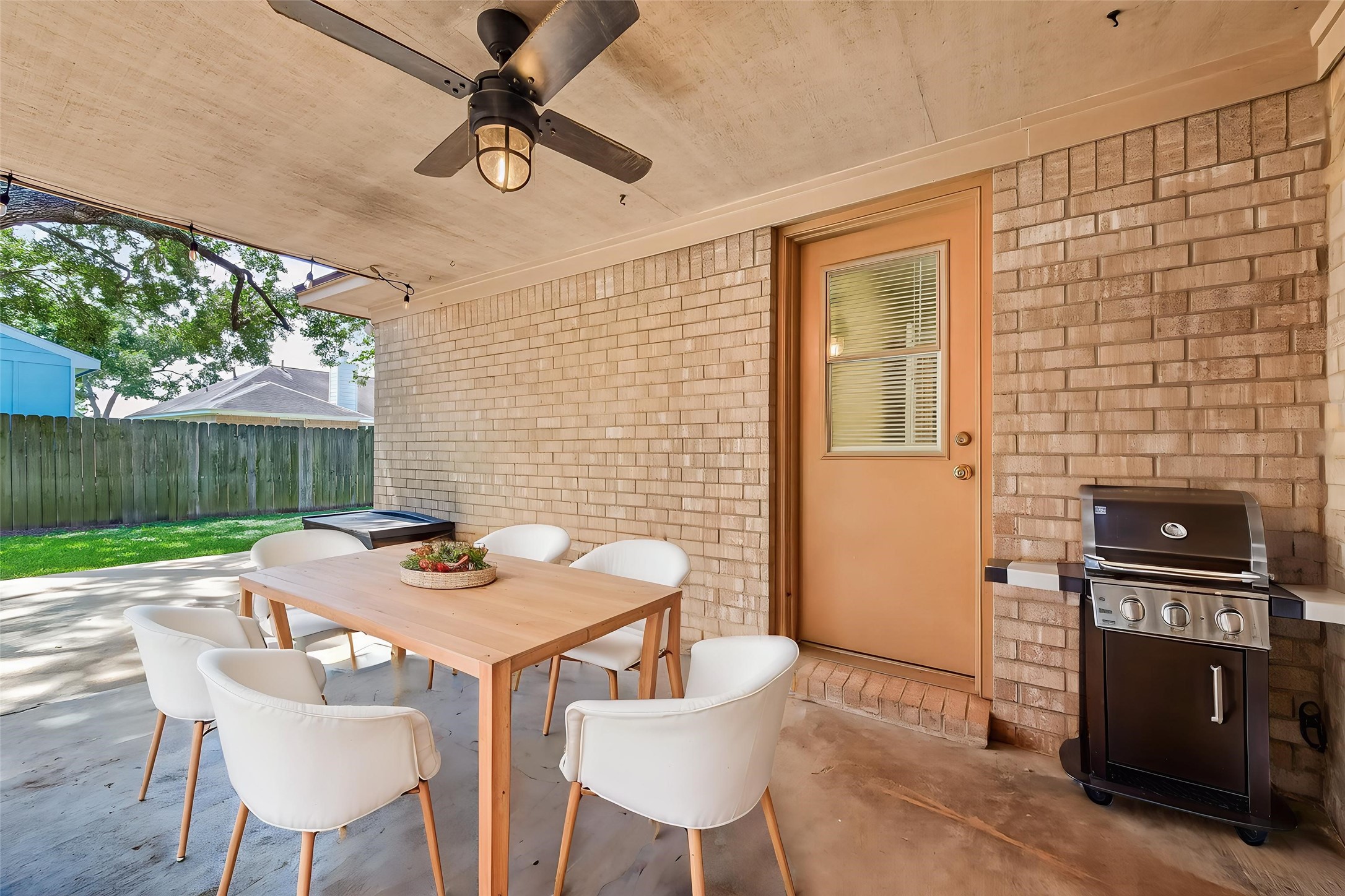 2014 Franklin Circle Rosenberg, TX 77471 - Photo 38 of 47 Photo has been virtually staged