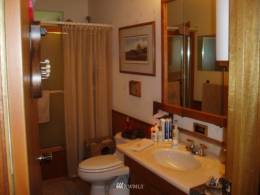 10224 Kelly Road Northeast Carnation, WA 98014 - Photo 11 of 21 Gallery Image 11