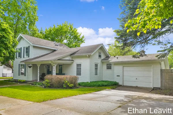 $249,900 | 407 South Lincoln Street, Portland, MI 48875