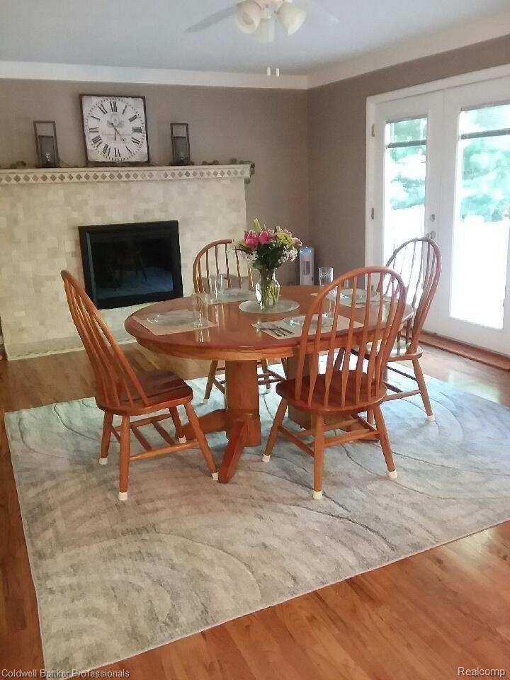 7440 Dilley Road Davisburg, MI 48350 - Photo 14 of 45 Fireplace Dinning Room.jpg