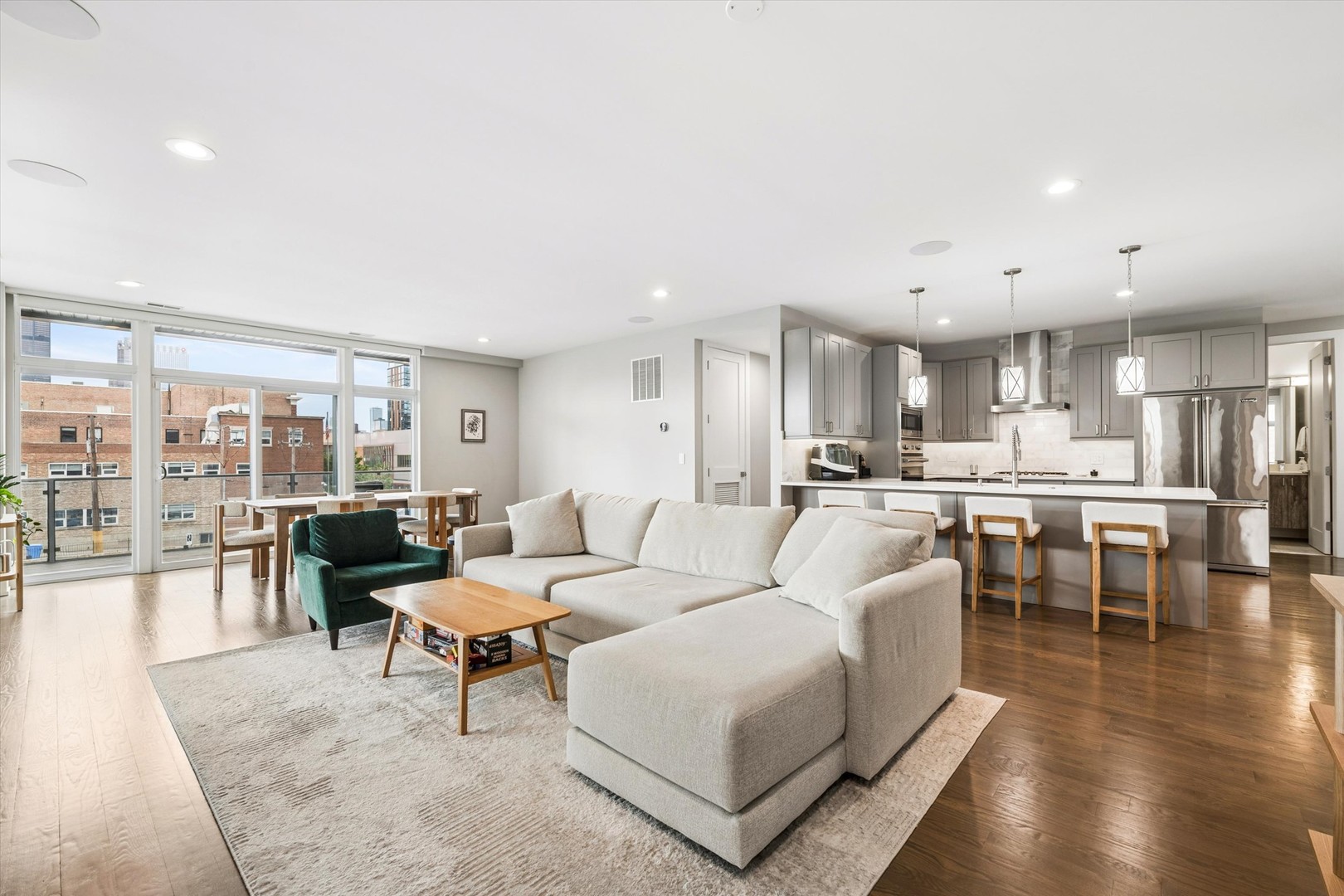 236 South Racine Avenue, Unit 304 Chicago, IL 60607 - Photo 2 of 22